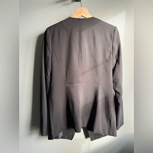 NWT Reitmans blazer, medium - Picture 3 of 3